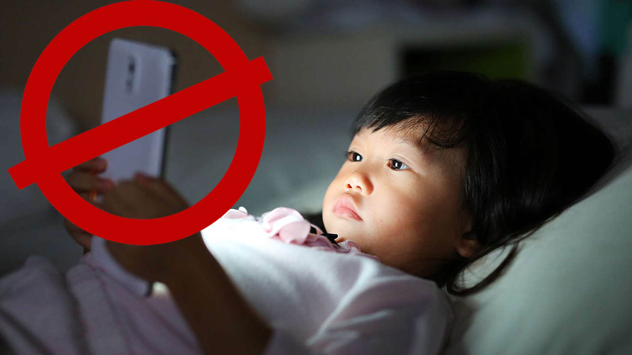 China planea limitar hasta solo 40 minutos el uso de teléfonos por menores  de edad