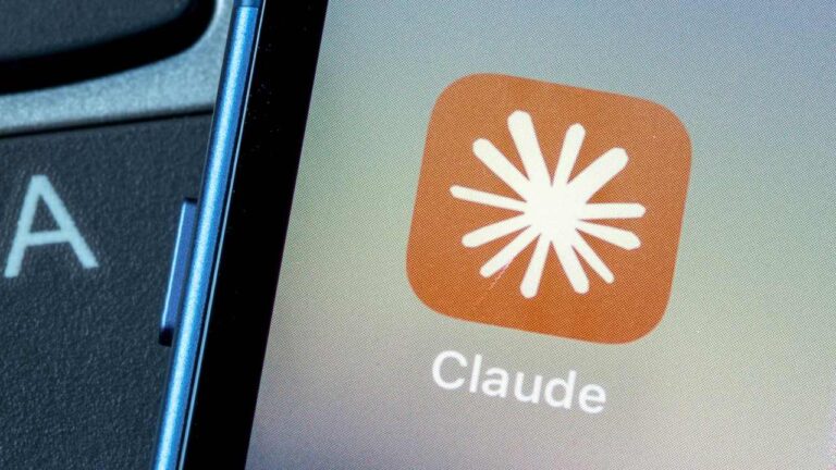 Claude te pide tu pasaporte: Anthropic obliga a verificar identidad biométrica - Facialix